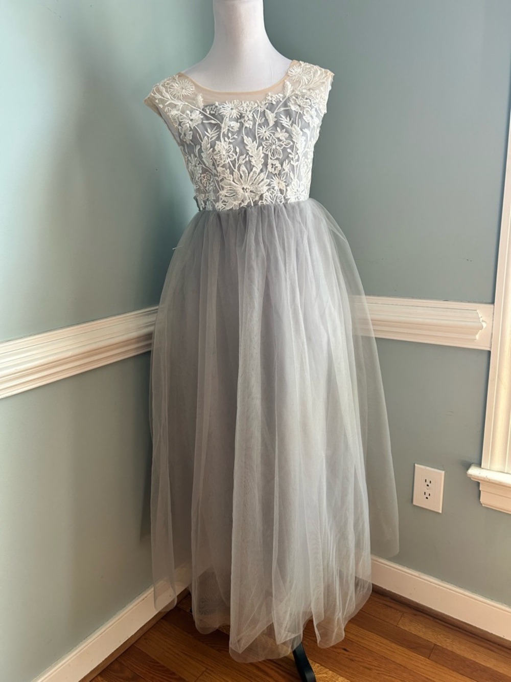 Embroidered Lace Bodice Tulle Maxi Dress in Light Gray and Ivory